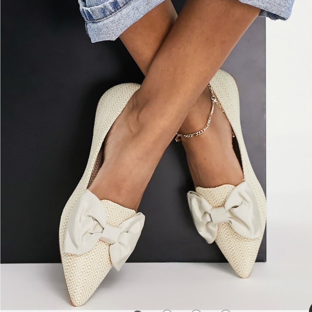 ASOS DESIGN Wide Fit Lake bow pointed ballet flats in natural raffia size 7W